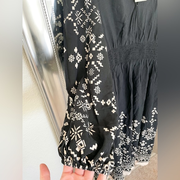 Knox Rose Dress - Picture 3 of 11